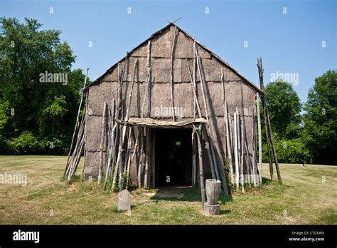 Iroquois Longhouse Hi Res Stock Photography And Images Alamy