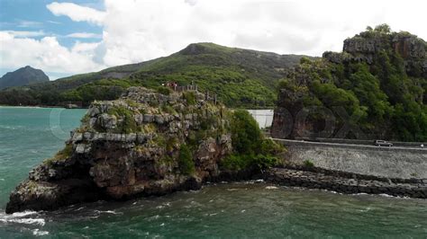 Maconde View Point Mauritius Monument To Captain Matthew Flinders An