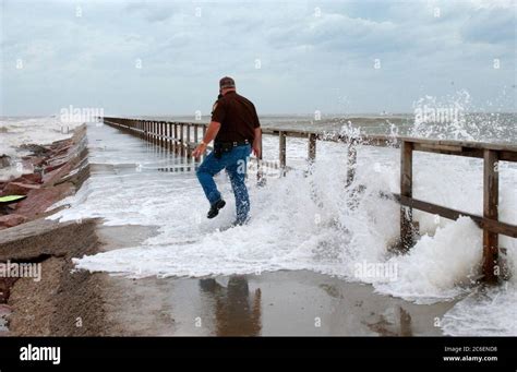 Surfside Beach Texas Usa September 23 2005 Storm Surge From Hurricane Rita Pounds The Beach