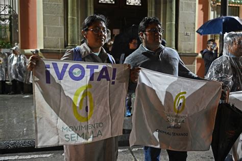 Tribunal Electoral De Guatemala Oficializa A Torres Y Ar Valo Para