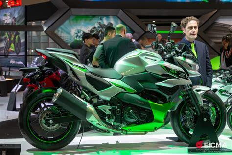 Kawasaki Unveils Worlds First Hybrid Naked Bike Z Thepack News