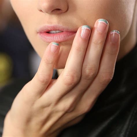 89 Christmas Manicures For The Most Festive Nails This Holiday Season