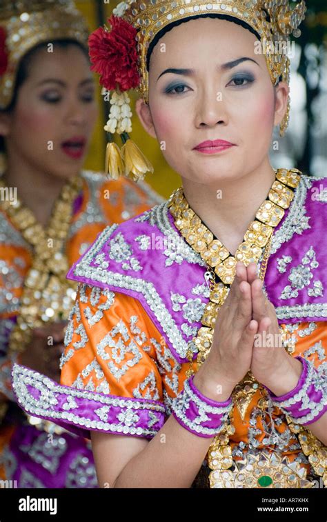 Thai Classical Dancers At The Erawan Shrine Bangkok Thailand Stock