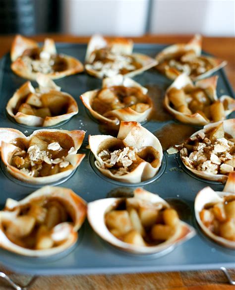 That's Damn Good!: Mini Apple Pie Tarts