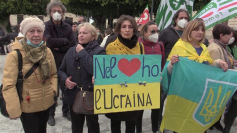 Reggio Vicina AllUcraina Invasa Manifestazioni Di Piazza E Raccolta Fondi