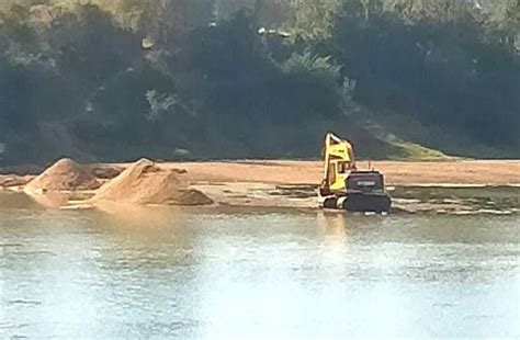 Underwater Sand Mining In Shivnath River Angry Villagers Protest