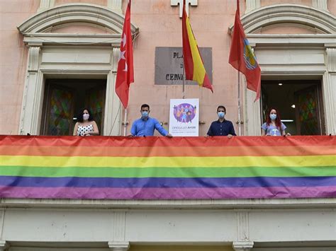 El Juez Rechaza Retirar La Bandera Lgtbi Del Ayuntamiento De Alcal De