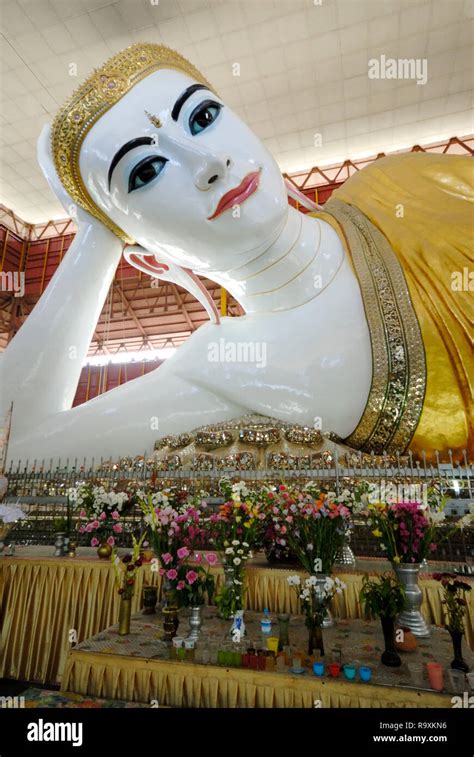 Birmanischer Buddha Hi Res Stock Photography And Images Alamy