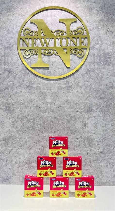 Yellow Rectangular Milky Strawberry Toffee Packaging Type Plastic Jar