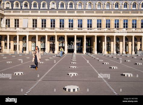 Paris Daniel Buren Banque De Photographies Et Dimages Haute