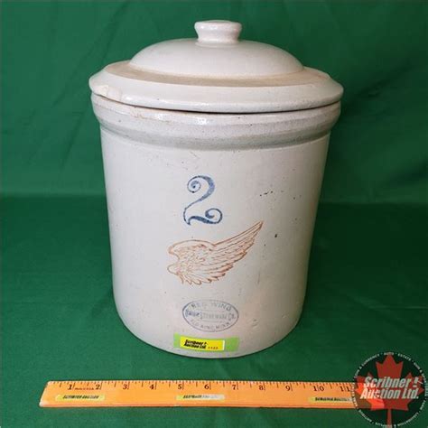 2 Gallon Red Wing Crock with Lid (Lid Chipped) (Measures with Lid : 12-1/2"H x 9-1/2"W) (SEE PICS!)