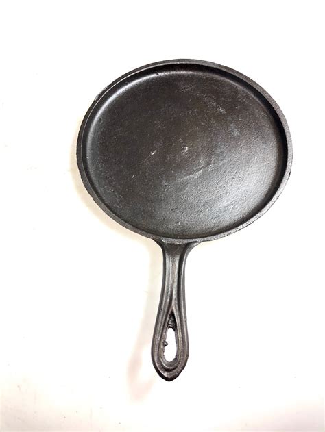 Antique 1800s Cast Iron 7 Griddle With Gatemark And Etsy