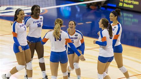 Florida Volleyball Sweeps In Round One Against New Hampshire Next Up