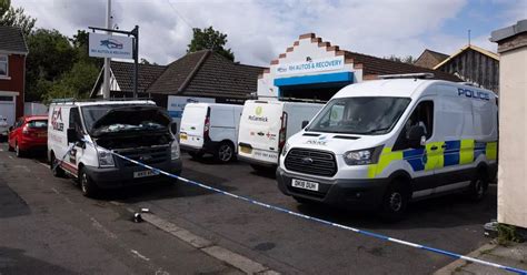 Garage Cordoned Off By Police As Six People Arrested Over Car Theft Liverpool Echo