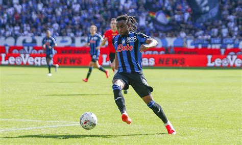 LAtalanta Vola Lookman Condanna Il Milan E Porta La Dea In Vetta Alla