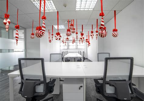 IDEAS ORIGINALES PARA DECORAR TU OFICINA ESTA NAVIDAD Delaoliva