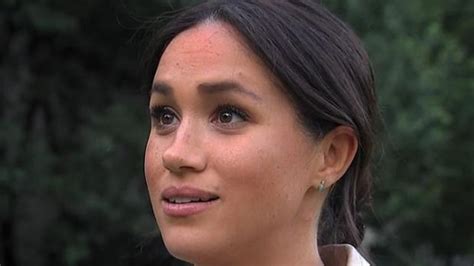 Meghan Markle Sobrepasada Por La Presi N Medi Tica Se Retira De La