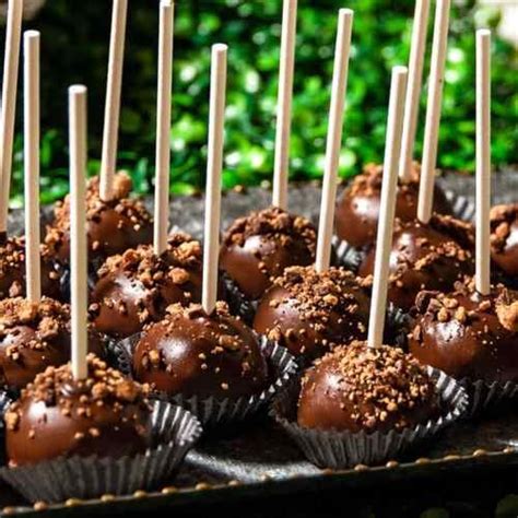 12 Decadent Chocolate Cake Pop Recipes