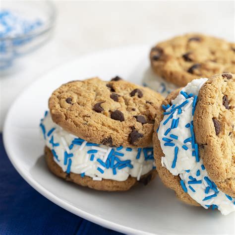 Snackworks | Easy CHIPS AHOY! Ice Cream Sandwiches