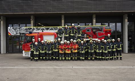 Bereit für den Einsatz 34 neue Kräfte für Feuerwehr in und um