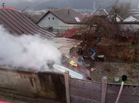 Pompier Aflat N Timpul Liber A Salvat De La Incendiu O Cas Gazeta