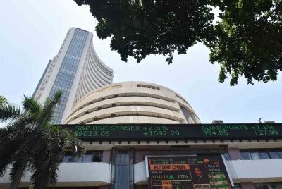 Sensex Loses Over 400 Points Nifty Below 11 000 Mark The Siasat