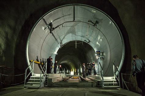 Un Tratto Del Tunnel Del San Gottardo