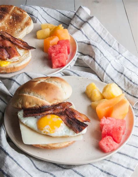 5 Ingredient Breakfast Sandwiches - Sweetphi