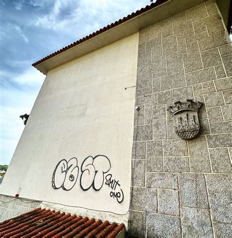 Sede da UF Carcavelos Parede vandalizada União das Freguesias de