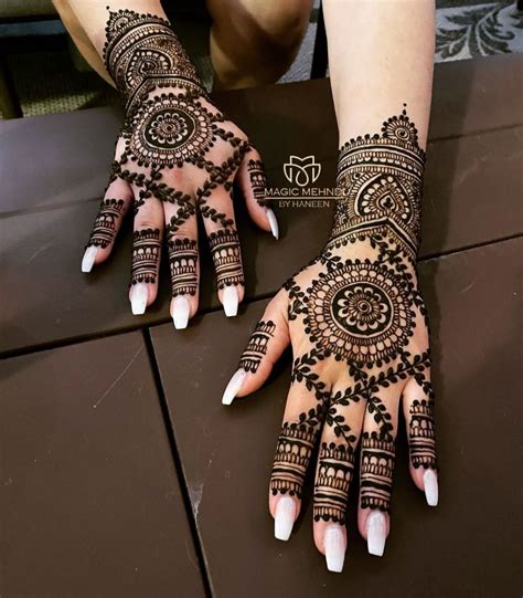 Simple Mehendi Designs For Back Hands Latest