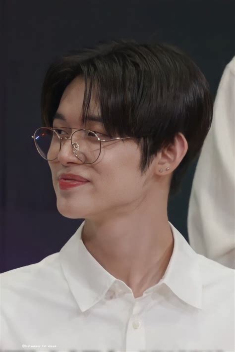 Yeonjun Wallpaper Txt Choi Daniel Beautiful Flower Girl Dresses