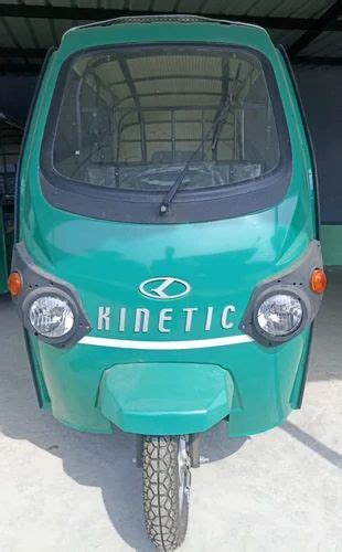 Dark Green Kinetic Safar Smart E Rickshaw Vehicle Capacity 7 Person