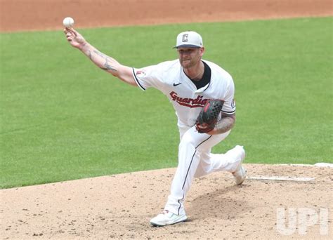 Photo Chicago White Sox Vs Cleveland Guardians In Cleveland