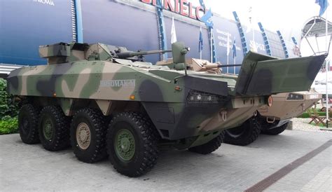 MSPO 2015 Rosomak w dwóch nowych odsłonach Defence24