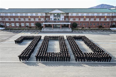 “바다는 우리가 지킨다” 해군교육사령부 해군병 700기 수료 경남일보 우리나라 최초의 지역신문