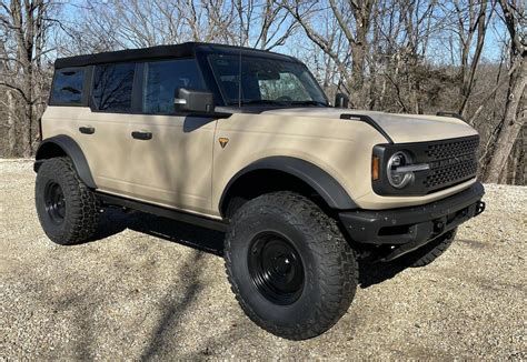 Bronco Badlands Wrapped In Tan Bronco Nation