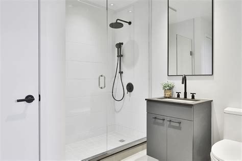 10 Walk-In Shower Ideas For Small Bathrooms - Metropolitan Bath & Tile