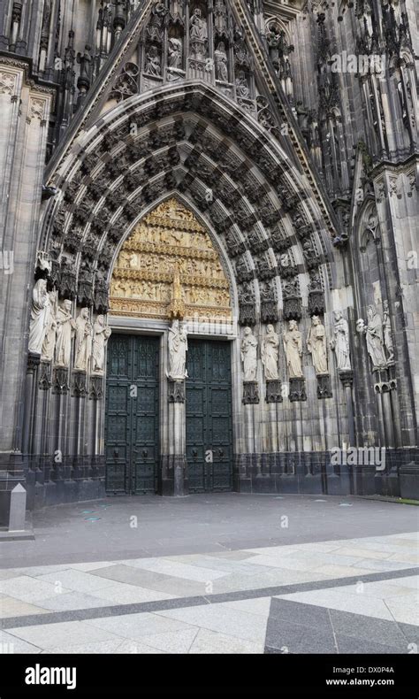 Main Entrance To The Cologne Cathedral Stock Photo Alamy