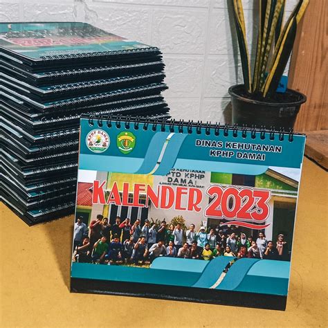 Jual Cetak Kalender Meja Duduk Custom Ukuran 15 X 21 Cm Kalender