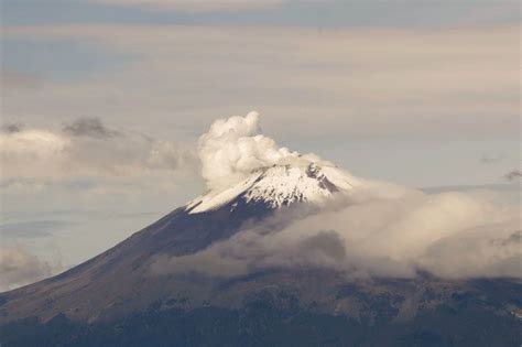 La Jornada Alertan por caída de ceniza del volcán Popocatépetl en el