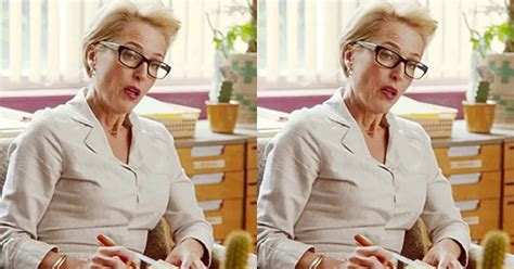 Xem phim Sex Education tôi bẽ bàng nhận ra mình là một bà mẹ tệ hại trong mắt con Nếu không