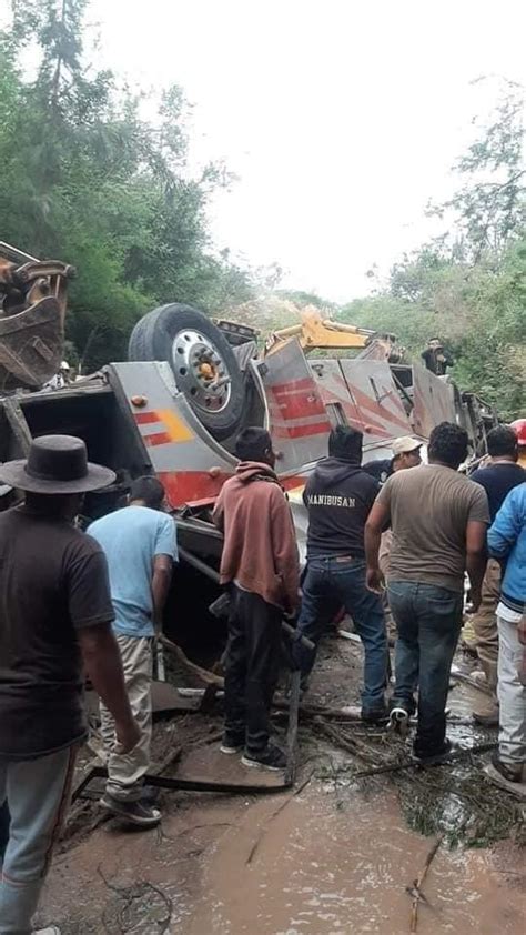 Cae A Barranco Autobús Que Viajaba De Cdmx A Oaxaca Reportan 27 Muertos Mira Hidalgo