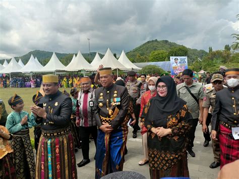 Hadiri Hut Ke 17 Belopa Gubernur Sulsel Ungkap Pemprov Telah Bantu