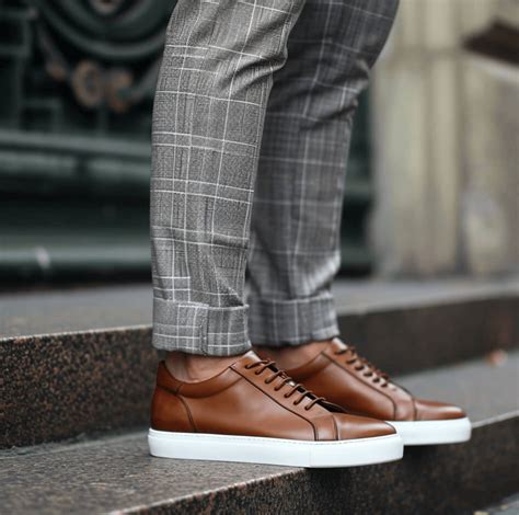 Comment Associer Votre Costume Gris Avec Des Chaussures Marron Hockerty