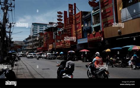 Bangkok Road Signs Hi Res Stock Photography And Images Alamy