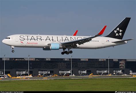 Oe Lay Austrian Airlines Boeing Z Er Wl Photo By Gerhard Zant