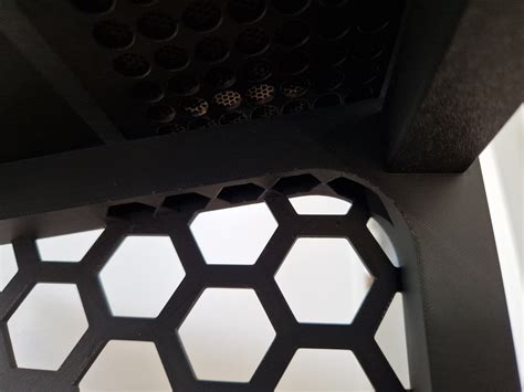 Laptop stand with maximum airflow by Jakub Sopala | Download free STL