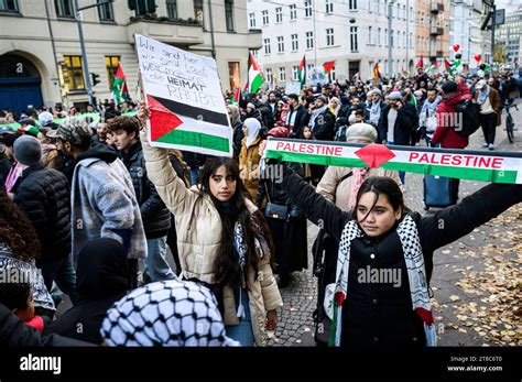 Pro Pal Stinensische Demo In Berlin Ca Menschen Nahmen Am