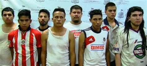 Foto Aficionados De Chivas Consignados Por Violencia En El Estadio