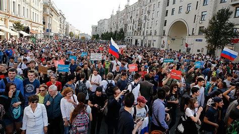 Rusya Da Binlerce Kişi Emeklilik Reformunu Protesto Etti